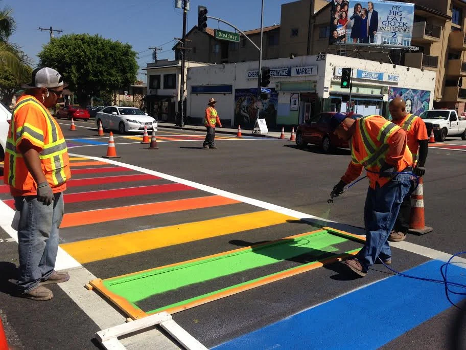 High visibility yellow pigment for road marking paint